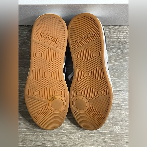 Reebok White and Navy Low-Top Sneakers Size 9 - Picture 6 of 6